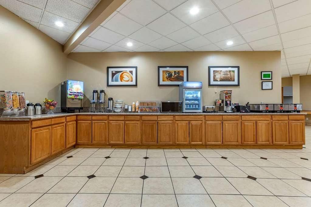 Clarion Inn & Suites, רוזוול מראה חיצוני תמונה