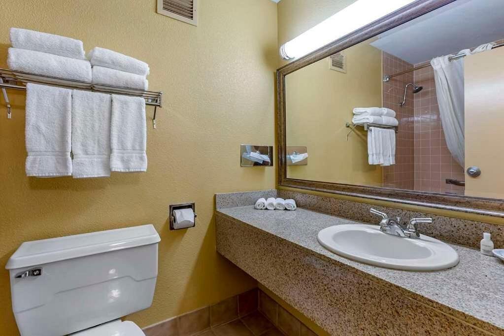 Clarion Inn & Suites, רוזוול מראה חיצוני תמונה